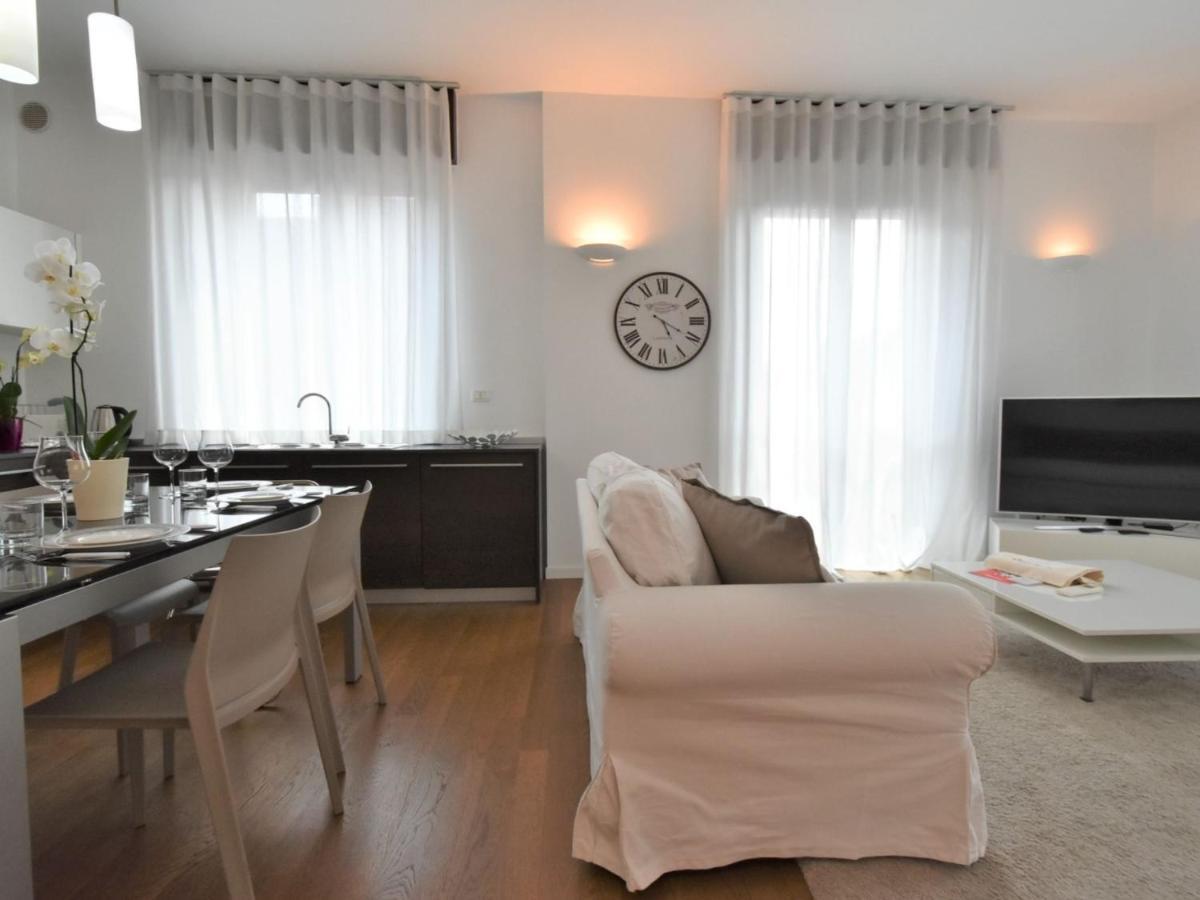 Apartment Corso Genova Apartment By Interhome Milano Exterior foto